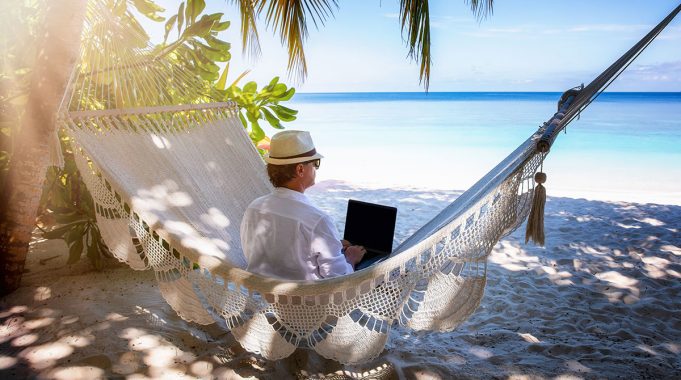 Sommerurlaub: Wenn Smartphone, Tablet und Co. auf Reisen gehen Datensicherheit-im-Sommerurlaub