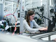 Wie generative KI die Fertigungseffizienz steigert generative KI in der Fertigung