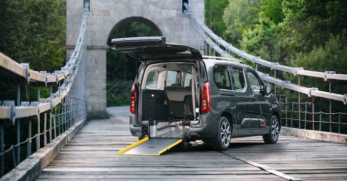 ERP-Auswahl: Sonderfahrzeugbauer steuert Betrieb mit ams.erp ERP-Auswahl