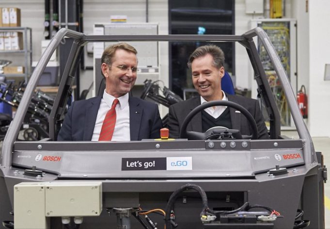 Industrie-4.0-Serienfabrik baut Elektrofahrzeug e.GO Life